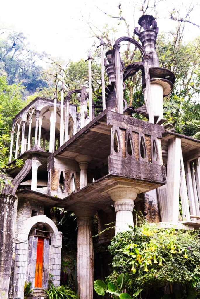 At a surrealist garden tour in Huasteca Potosina you can see many of these structures that look like ruins. This cement structure has various levels with surrealist structures, columns, and stairs.