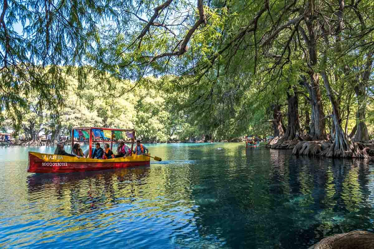 Lago de Camécuaro Michoacan: Mexico National Park